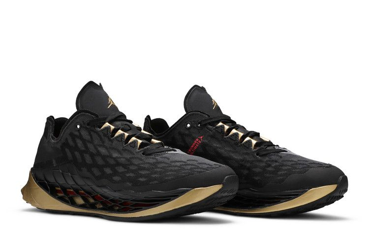 jordan-zoom-trunner-ultimate-black-metallic-gold-cj1495-007_07