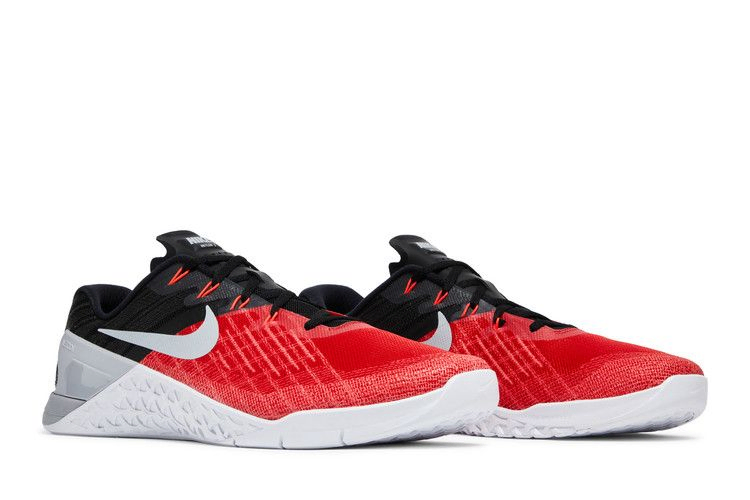 metcon-3-university-red-852928-600_07