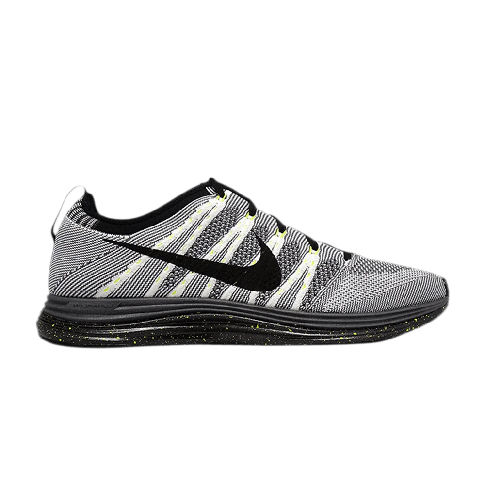 Krossovki-Nike-Flyknit-Lunar1-1