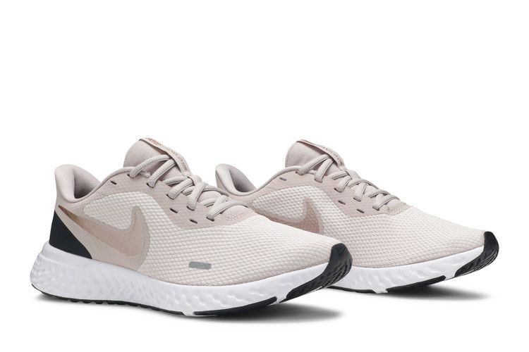wmns-revolution-5-barely-rose-bq3207-600_07