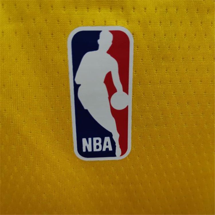 2018-19-Antetokounmpo-Bucks-34-City-Yellow-4