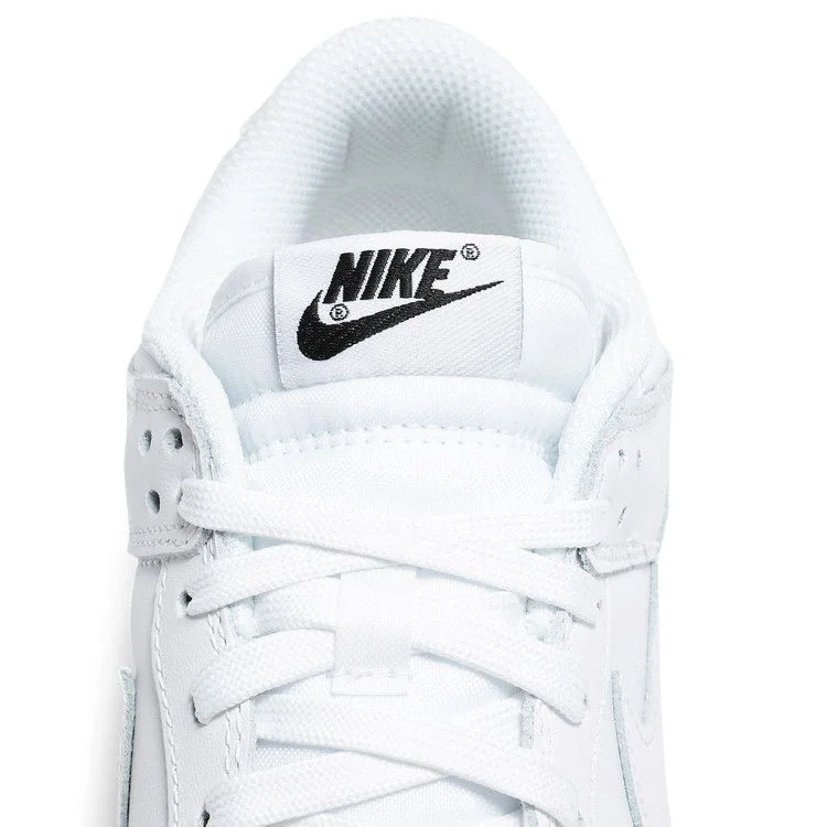 Krossovki-Nike-Wmns-Dunk-Low-Triple-White-9