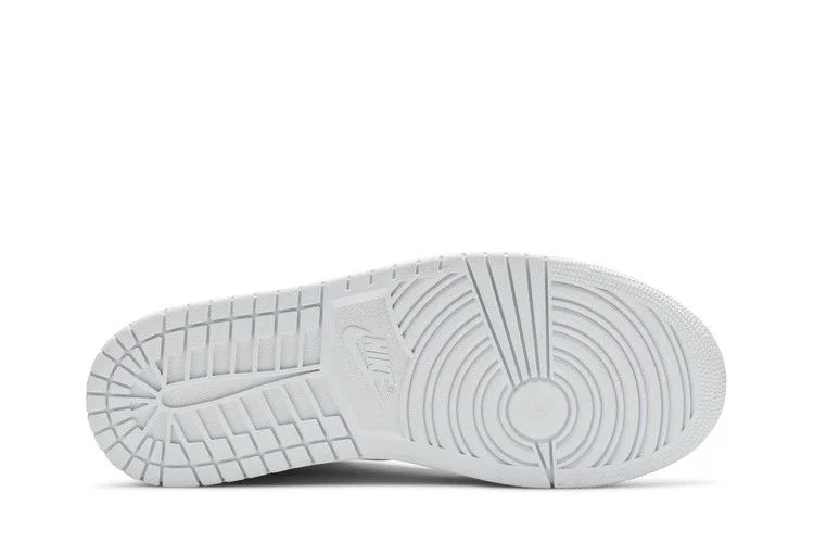 Krossovki-Air-Jordan-1-Mid-Triple-White-2020-3