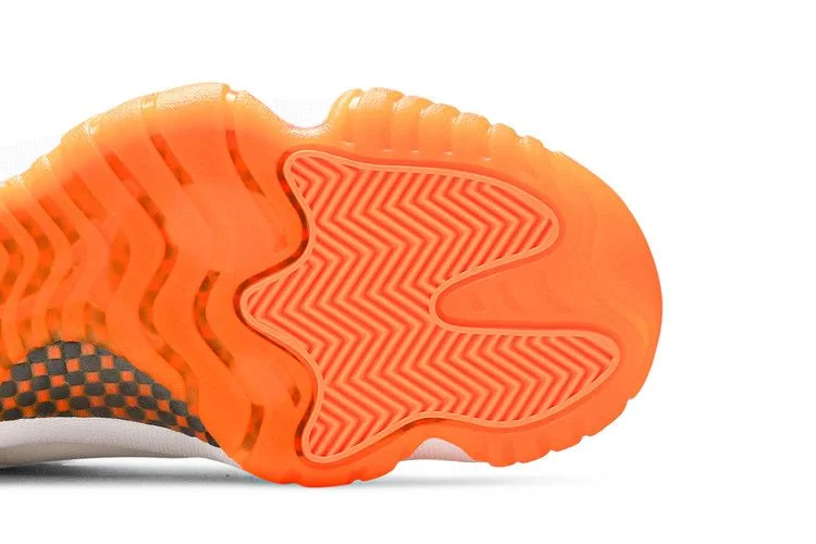 Кроссовки Wmns Air Jordan 11 Retro Low 'Bright Citrus'