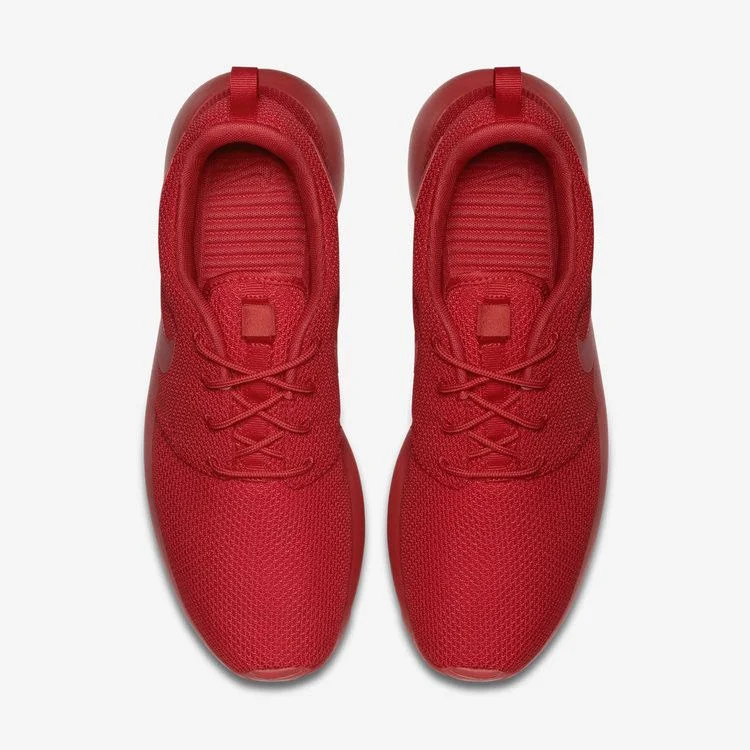 Krossovki-Nike-Roshe-One-Triple-Red-1
