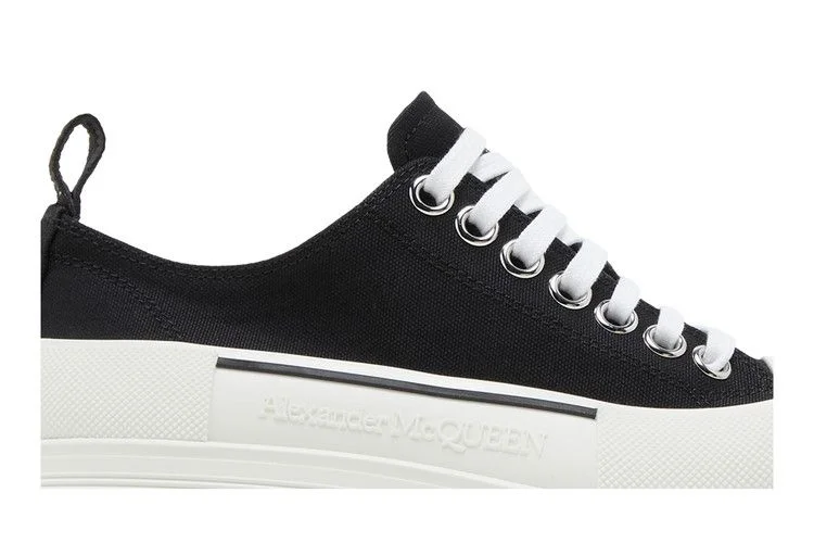 Кроссовки Alexander McQueen Wmns Tread Slick Lace Up 'Black White'