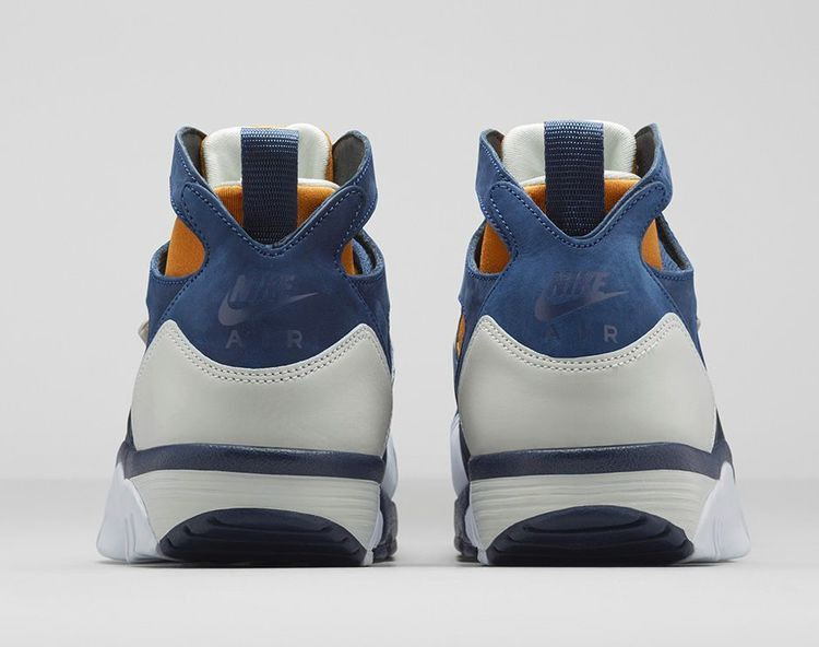 Кроссовки Nike Air Trainer Huarache Premium 'Medecine Ball'