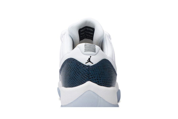 jordan-11-retro-low-gs-snake-navy-2019-cd6847-102_06