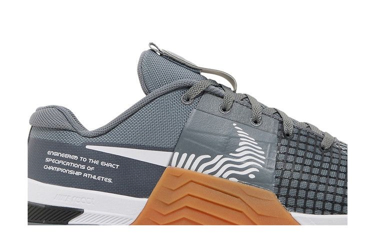 metcon-8-smoke-grey-gum-do9328-002_01