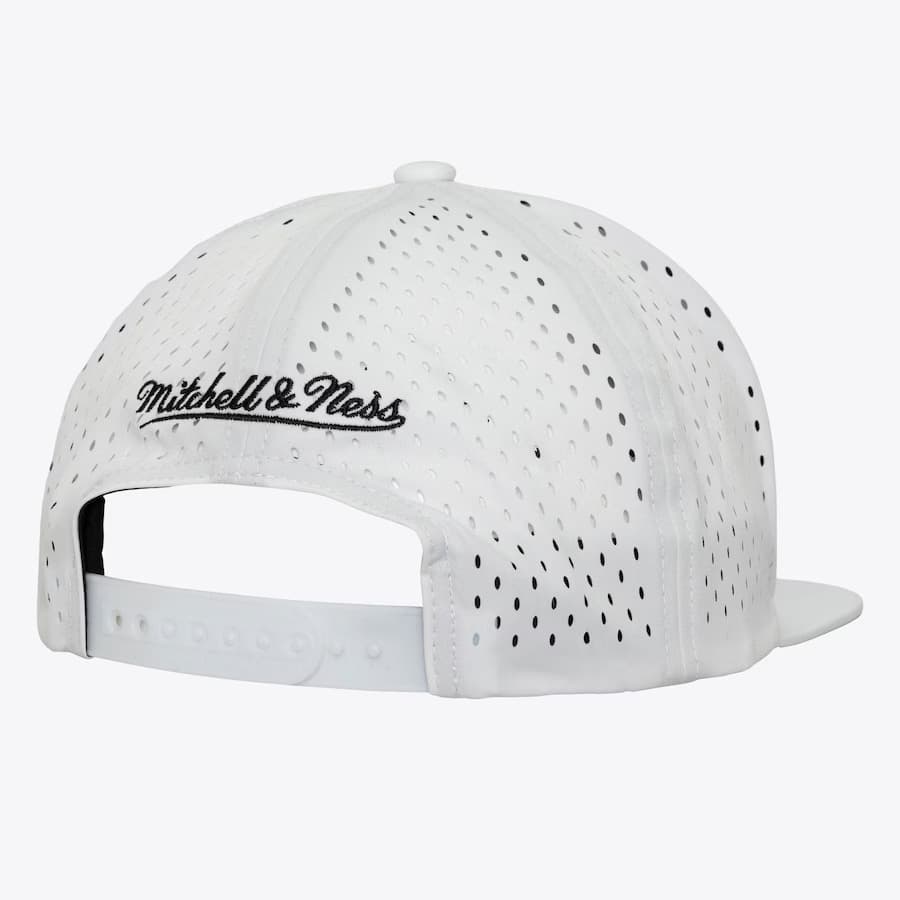 Бейсболка Mitchell & Ness White Perfect Snapback Hat
