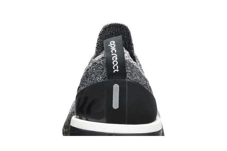 Кроссовки Nike Wmns Epic React Flyknit 'Oreo'