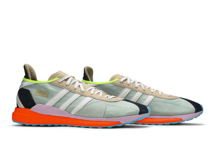 pharrell-x-tokio-solar-hu-s42576_07