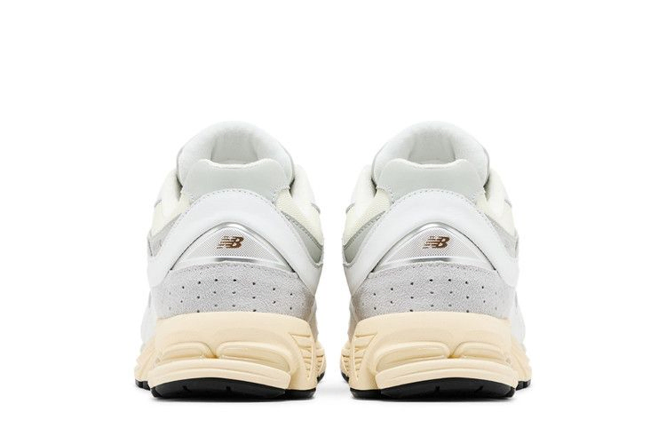 Кроссовки New Balance 2002R 'Leather Pack - White Gold'