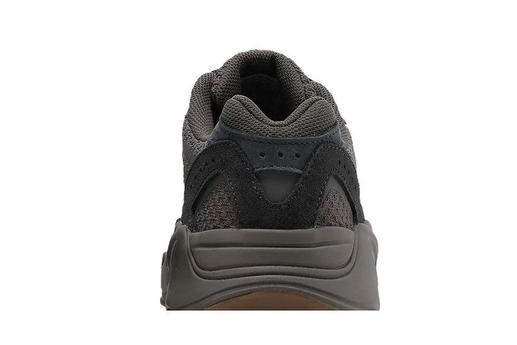 Krossovki-adidas-Yeezy-Boost-700-V2-Mauve-6