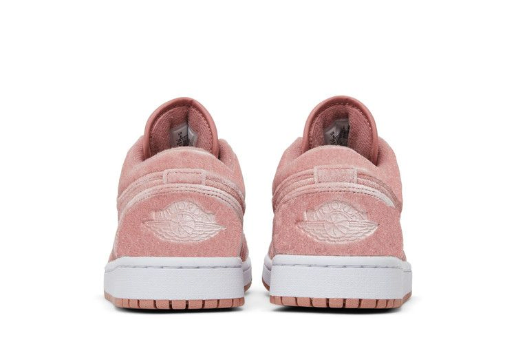 Кроссовки Wmns Air Jordan 1 Low SE 'Pink Velvet'