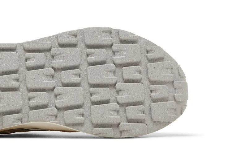 Krossovki-New-Balance-Wmns-5740-Sandstone-4