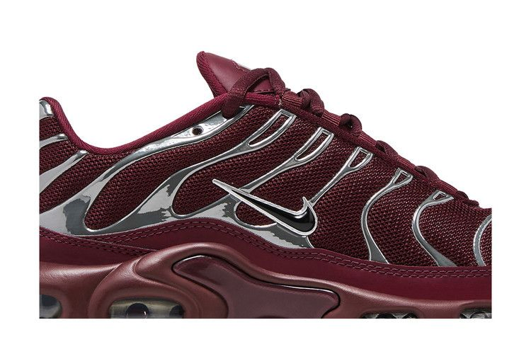 Кроссовки Nike Women's Air Max Plus SE 'Night Maroon Chrome Silver'