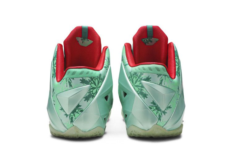 lebron-11-christmas-616175-301_05