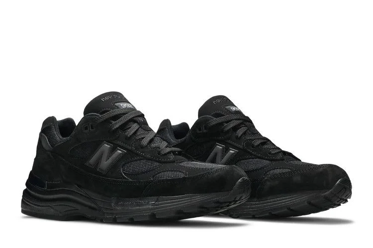 Krossovki-New-Balance-992-Made-in-USA-Triple-Black-2021-7
