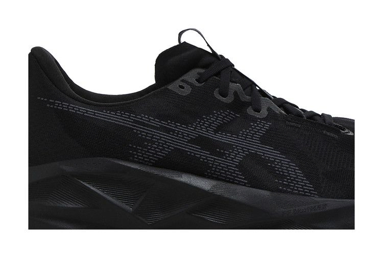 novablast-5-black-carrier-grey-1011b974-002_01