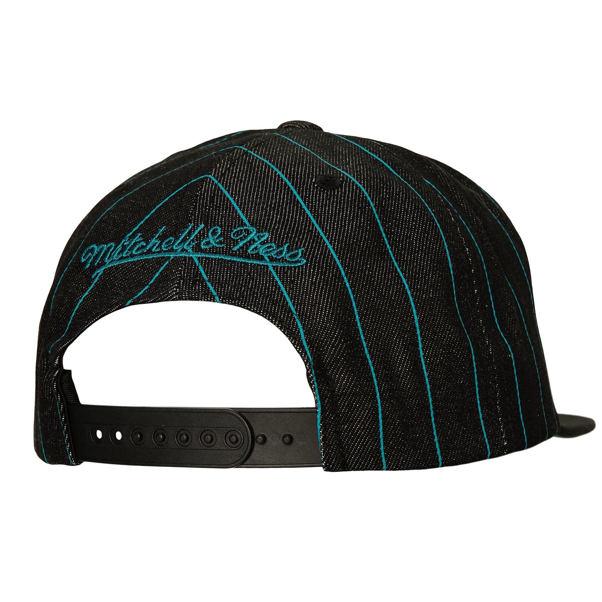 Бейсболка Mitchell & Ness Dem Stripes Snapback HWC Charlotte Hornets Hat