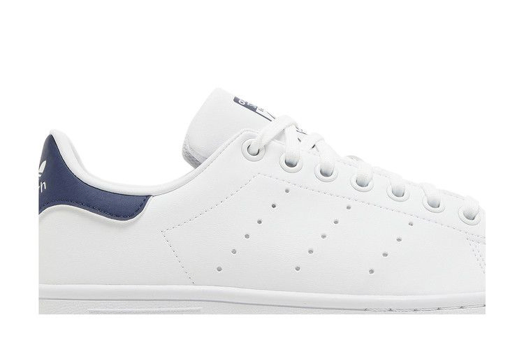 stan-smith-j-white-dark-blue-h68621_01