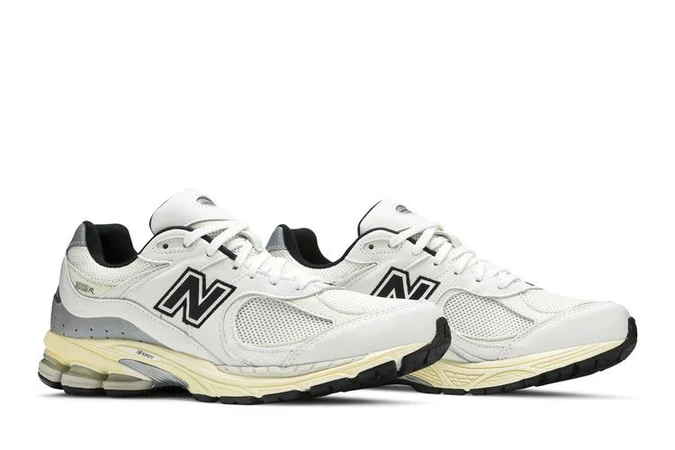 Krossovki-thisisneverthat-x-New-Balance-2002R-White-7