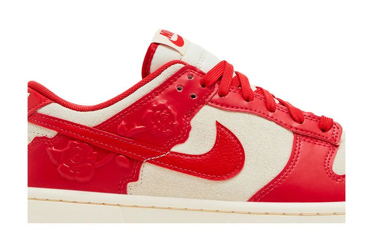Кроссовки Nike Wmns Dunk Low 'Roses'