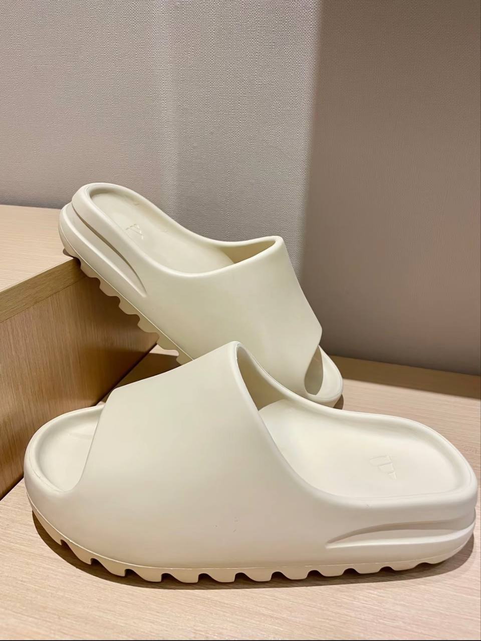 adidas-Yeezy-Slides-Bone-2022-5
