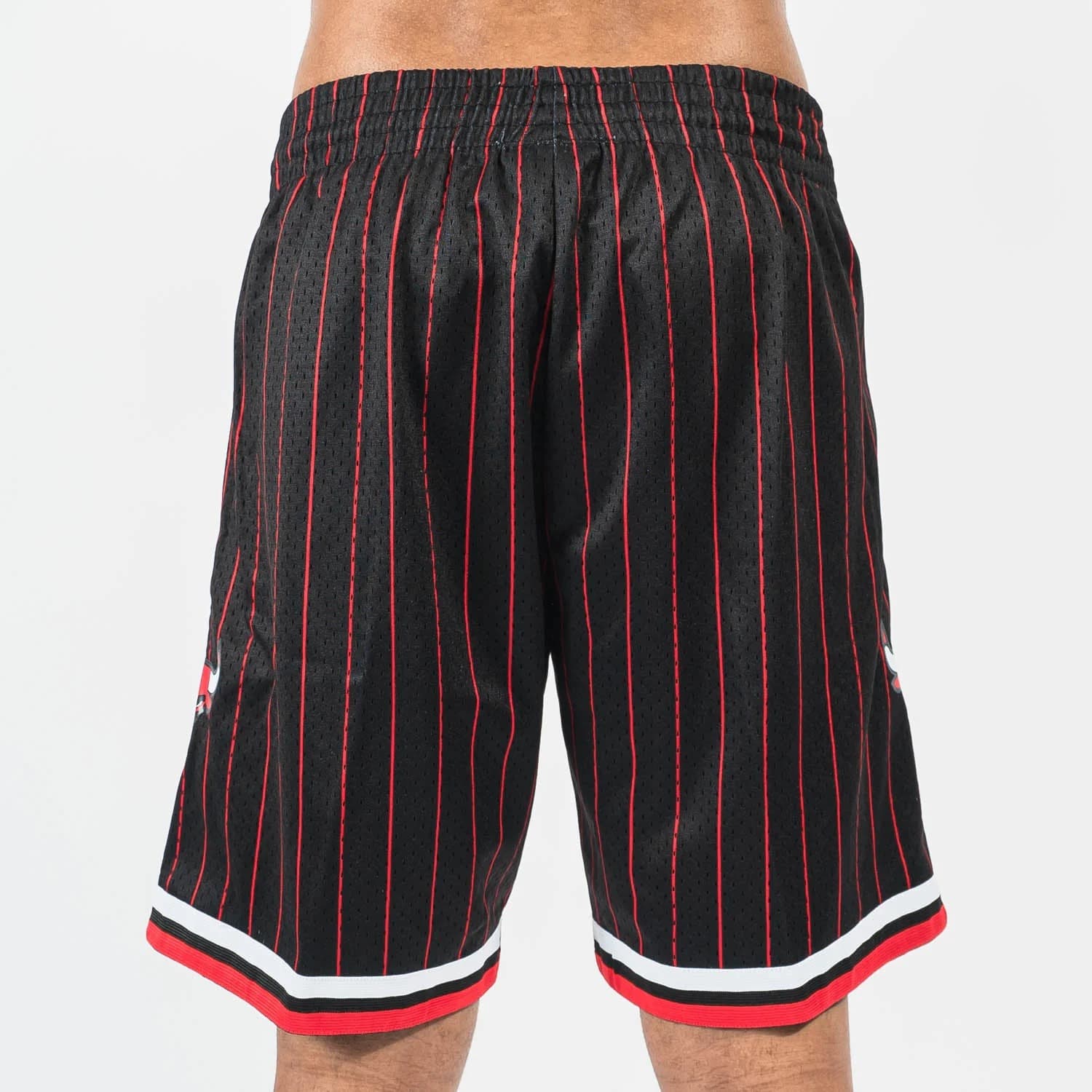 Спортивные шорты Mitchell & Ness Chicago Bulls 1996-97 Hardwood Classics Throwback Swingman NBA Pinstripe Shorts