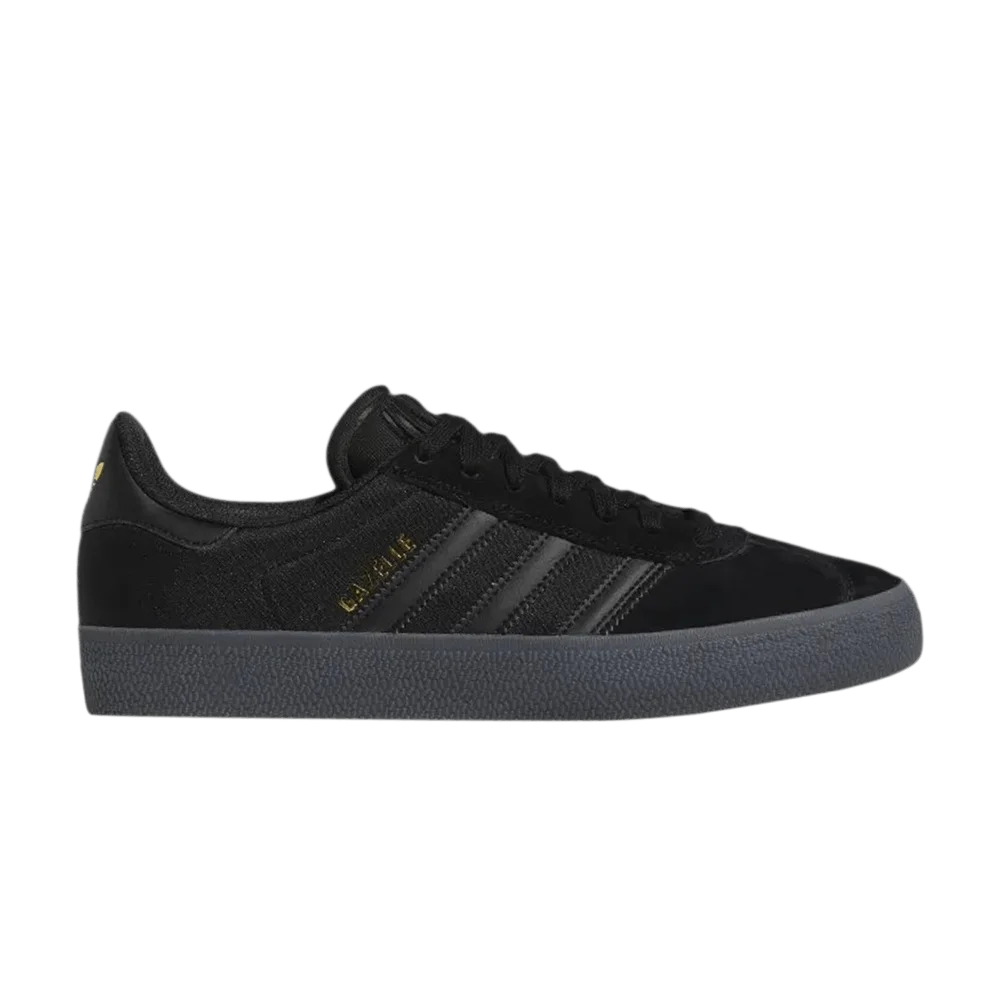 Krossovki-Adidas-Gazelle-ADV-Black-Gold-Metallic