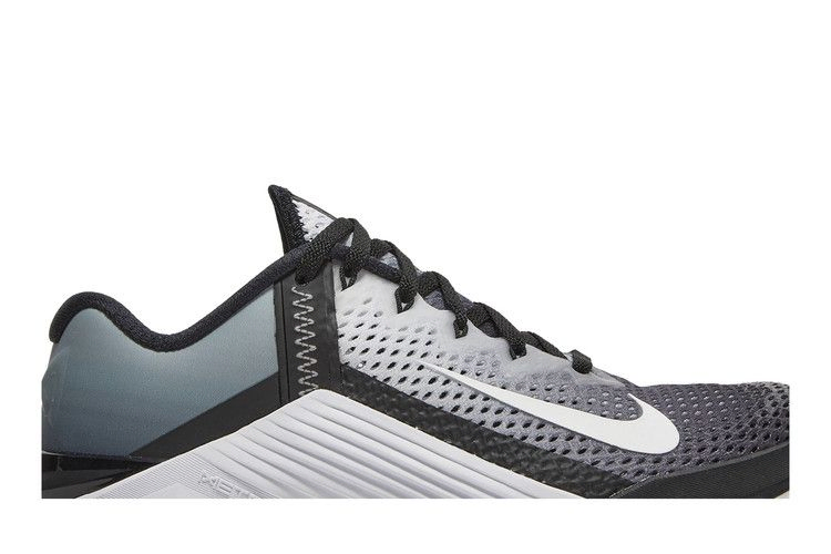 wmns-metcon-6-black-white-dj3073-001_01