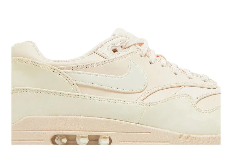 Кроссовки Nike Wmns Air Max 1 LX 'Guava Ice'