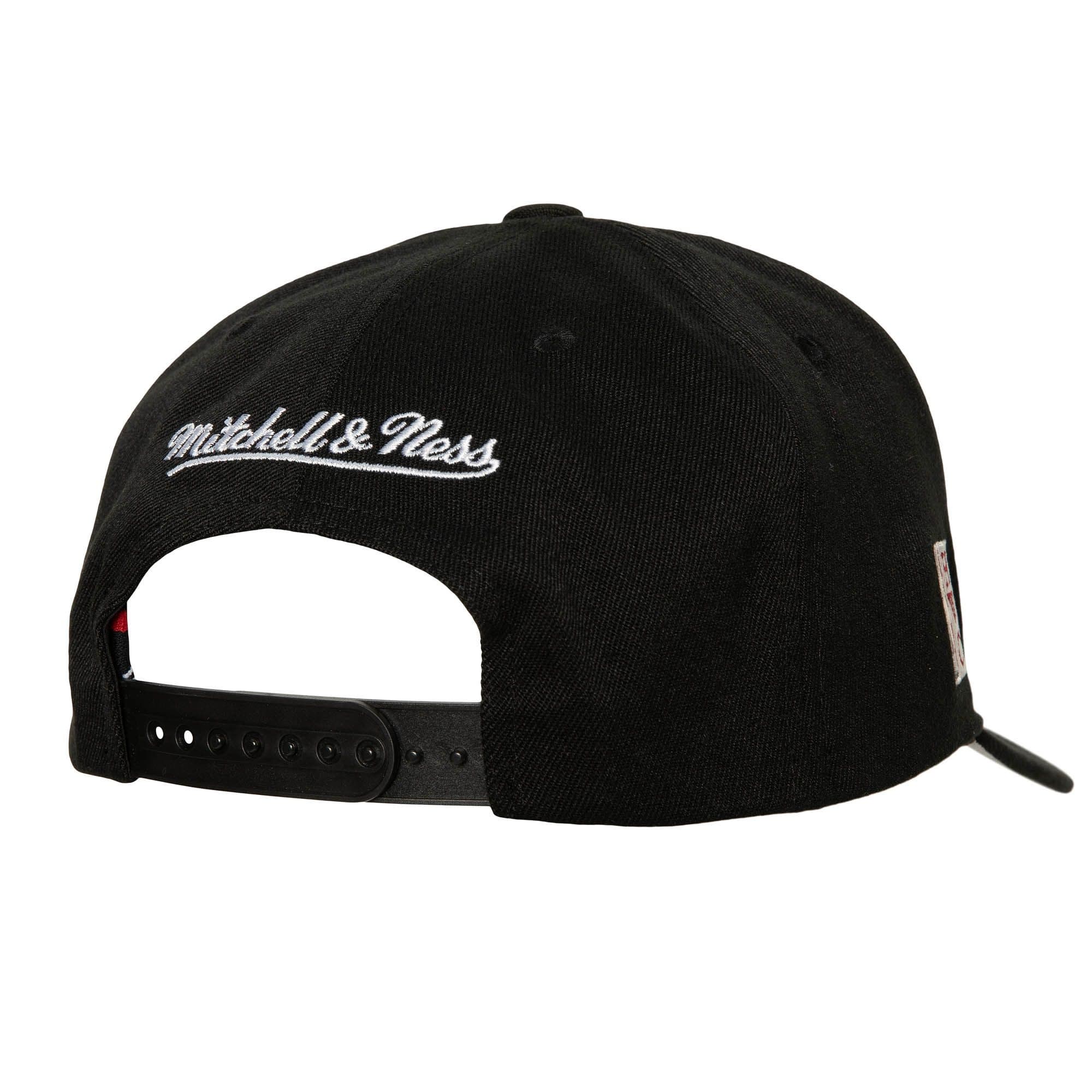 Mitchell-Ness-Team-Graphic-Stretch-Snapback-Philadelphia-76ers-1