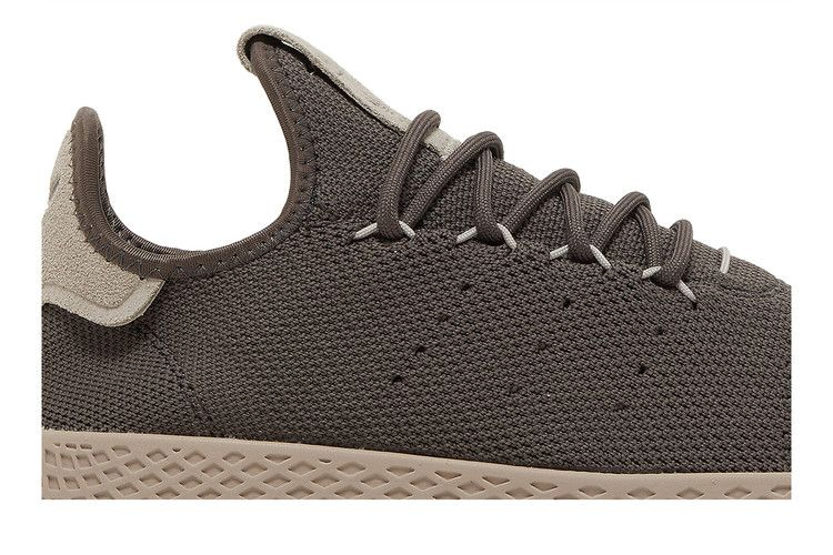 Кроссовки Pharrell Williams x adidas Tennis Hu 'Cinder Light Brown'