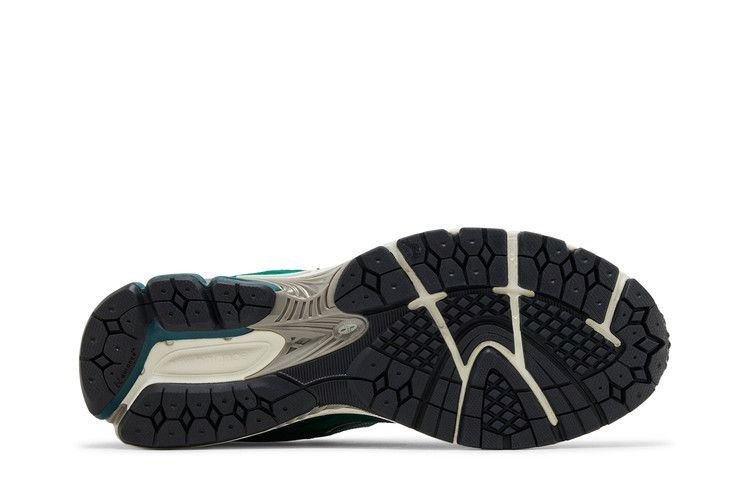 Кроссовки New Balance 2002R 'Marsh Green'