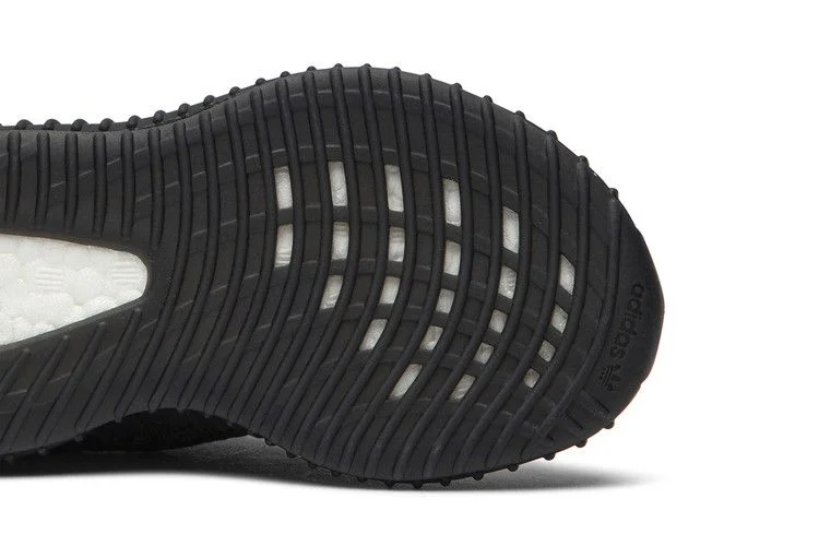 Krossovki-adidas-Yeezy-Boost-350-V2-Infant-Black-Non-Reflective-4