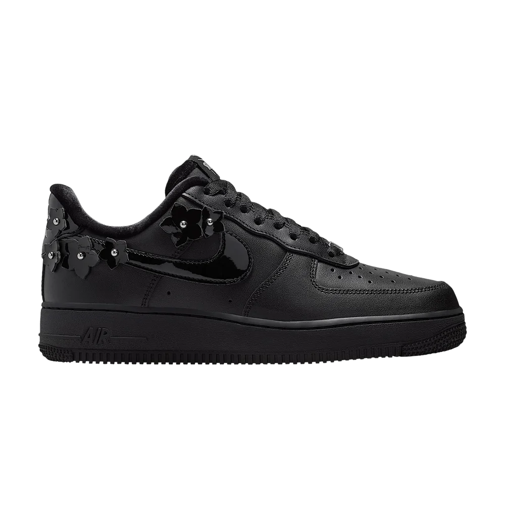 Krossovki-Nike-Wmns-Air-Force-1-07-Florette