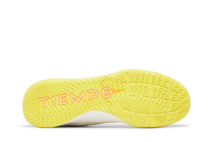 Кроссовки Nike Tiempo Legend 9 Academy IC 'Phantom Yellow Strike'