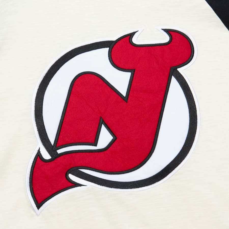 Лонгслив Mitchell & Ness Cream New Jersey Devils Legendary Slub Raglan Long Sleeve T-Shirt