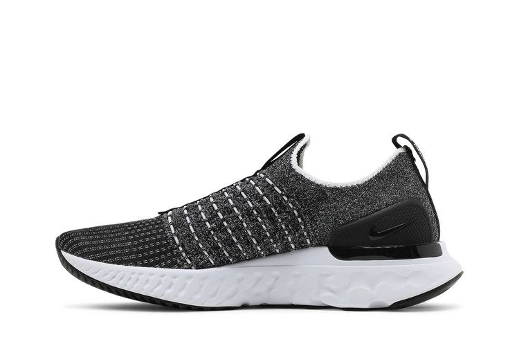 wmns-react-phantom-run-flyknit-2-oreo-cj0280-002_02