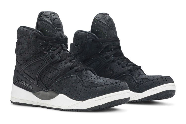 sneakersnstuff-x-pump-certified-blacklights-m44383_07