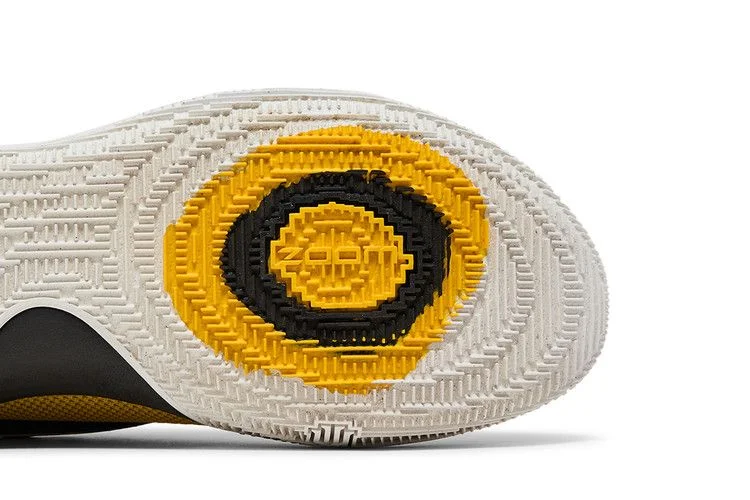 Кроссовки Nike Kyrie Low 'Amarillo'