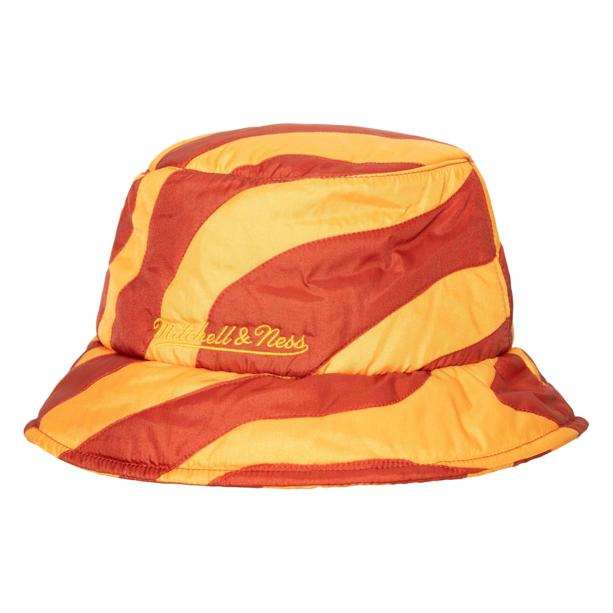 Панама M&N x Melody Ehsani Quilted Atlanta Hawks Bucket Hat