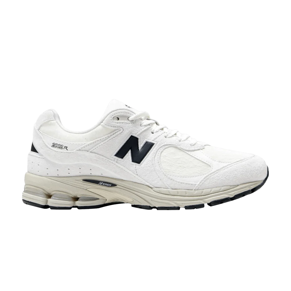 Krossovki-New-Balance-2002R-White-Fur