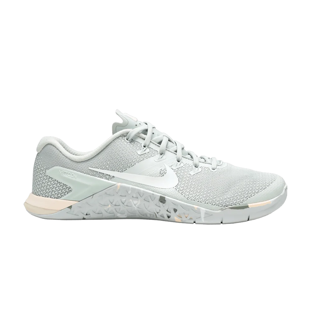 Krossovki-Nike-Wmns-Metcon-4-Silver-Guava