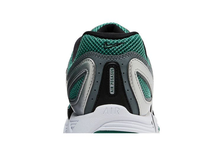 air-pegasus-2k5-metallic-silver-bicoastal-hq3482-095_06