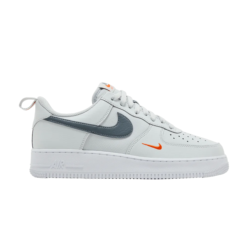 Krossovki-Nike-Air-Force-1-07-Photon-Dust-Safety-Orange