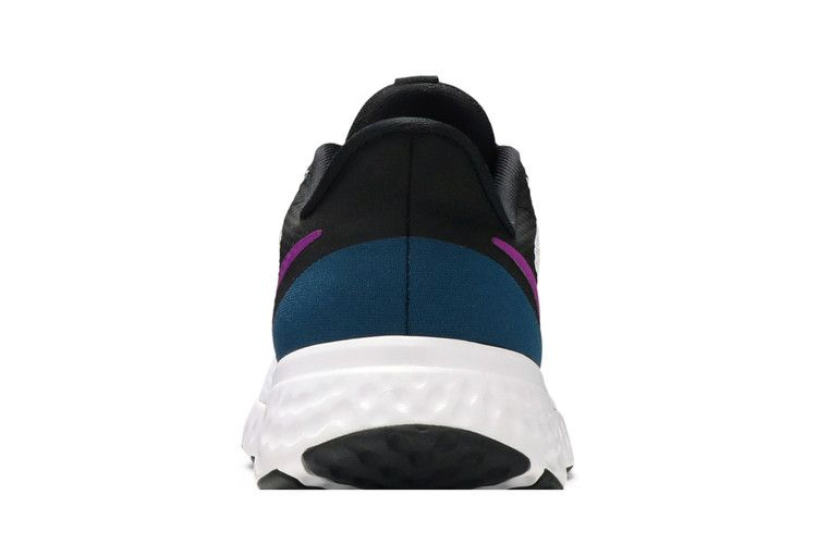 wmns-revolution-5-white-valerian-blue-bq3207-102_06