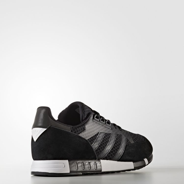 white-mountaineering-x-boston-super-primeknit-black-cg3668_02